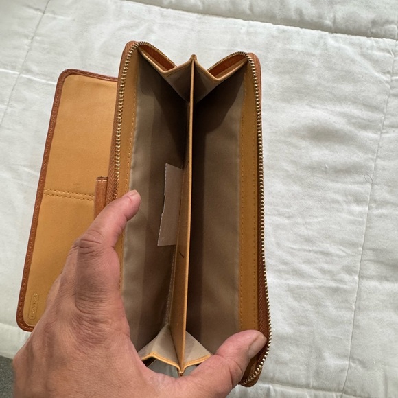 Coach Wallet - Picture 6 of 7
